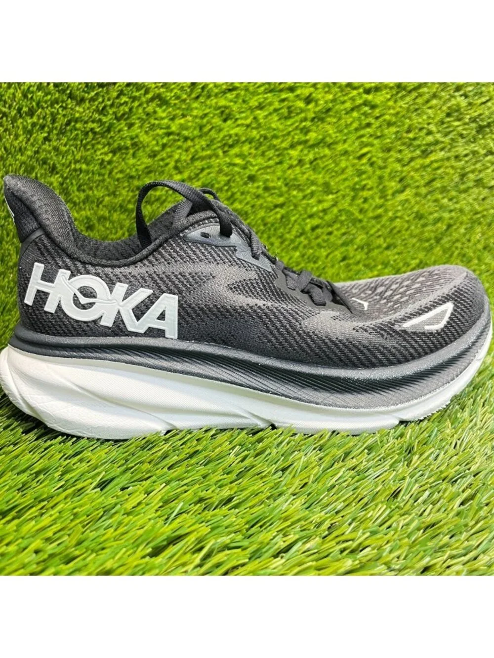 Hoka One One Clifton 9 Womens Size 8 Black White Athletic Running Shoes Sneakers